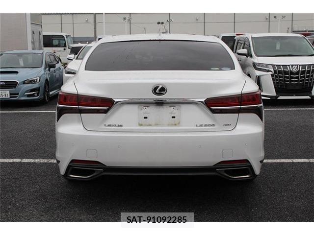 Lexus LS 2020-03 8413292-13