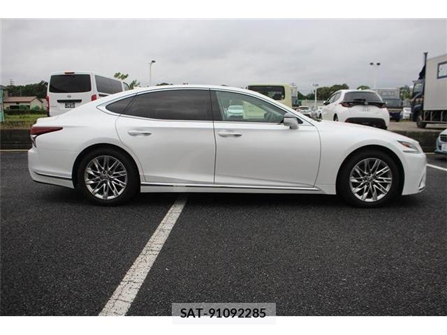 Lexus LS 2020-03 8413292-15