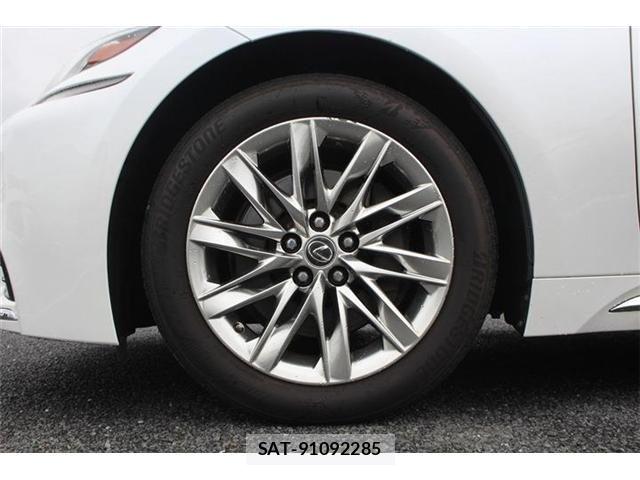 Lexus LS 2020-03 8413292-17