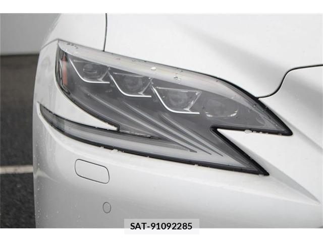 Lexus LS 2020-03 8413292-23