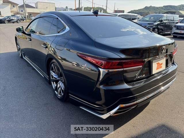 Lexus LS 2018-06 8562449-12