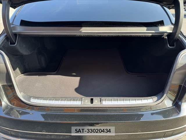 Lexus LS 2018-06 8562449-19