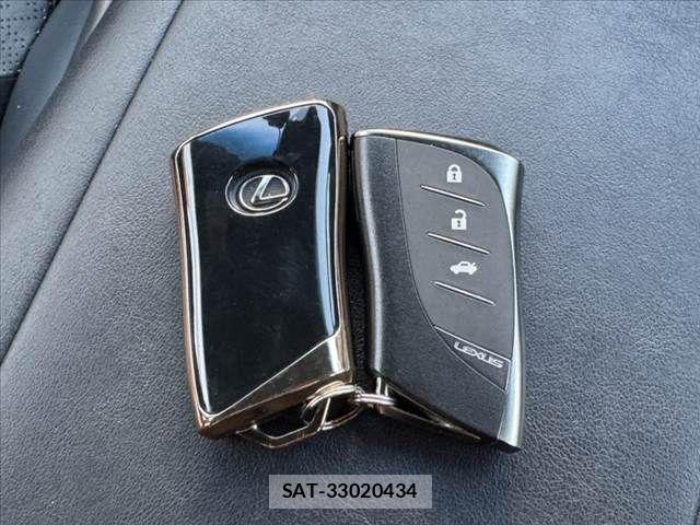 Lexus LS 2018-06 8562449-6