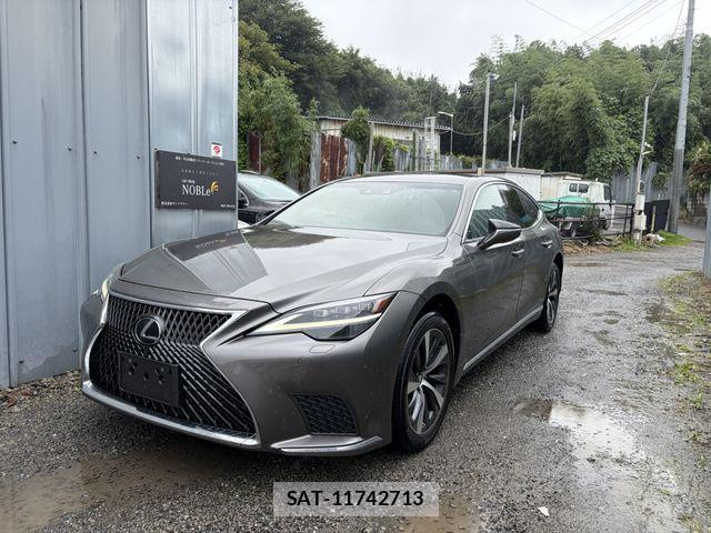 Lexus LS 2021-08 8829962-0