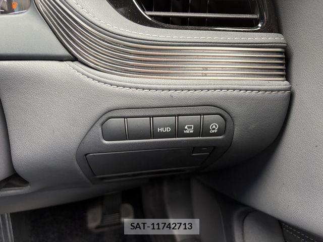 Lexus LS 2021-08 8829962-3