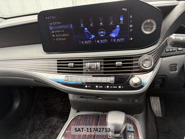 Lexus LS 2021-08 8829962-5