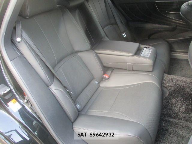 Lexus LS 2019-09 8829963-9