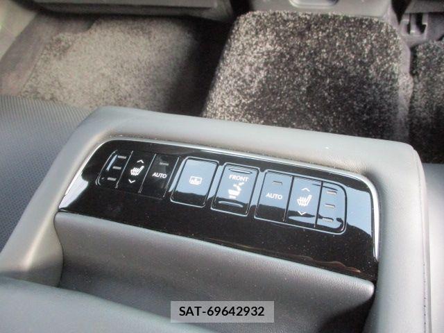 Lexus LS 2019-09 8829963-10