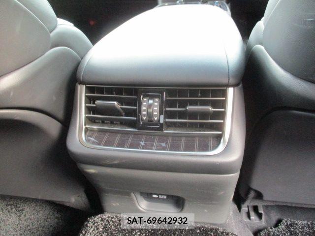 Lexus LS 2019-09 8829963-11