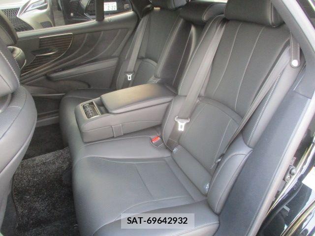 Lexus LS 2019-09 8829963-13