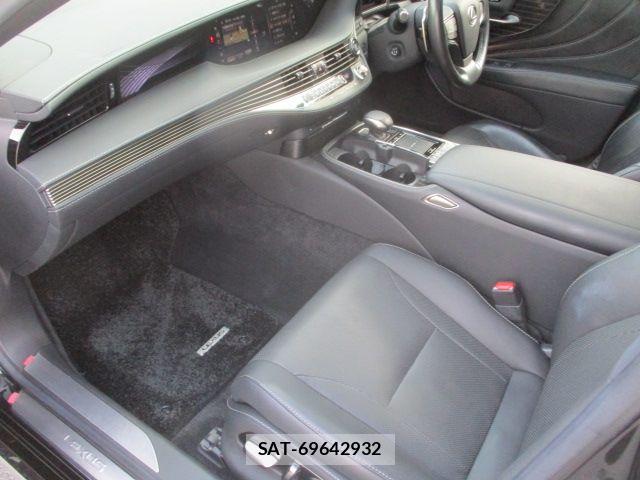 Lexus LS 2019-09 8829963-14