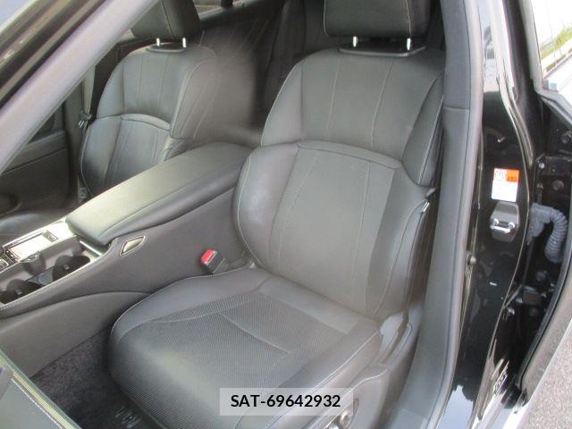 Lexus LS 2019-09 8829963-15