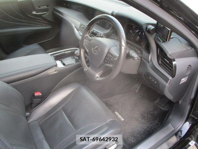 Lexus LS 2019-09 8829963-1