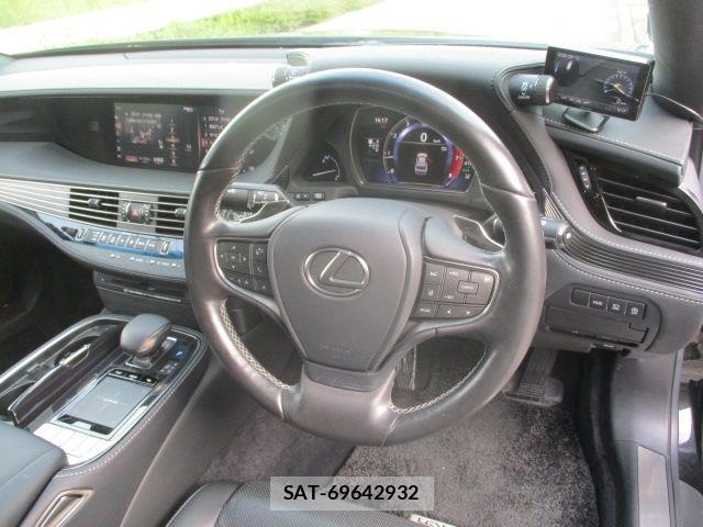 Lexus LS 2019-09 8829963-19