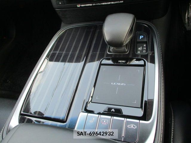Lexus LS 2019-09 8829963-22
