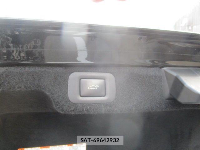 Lexus LS 2019-09 8829963-29