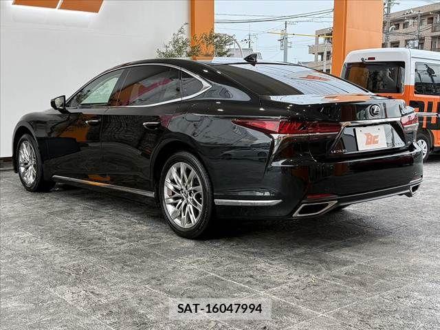 Lexus LS 2019-01 8849579-10