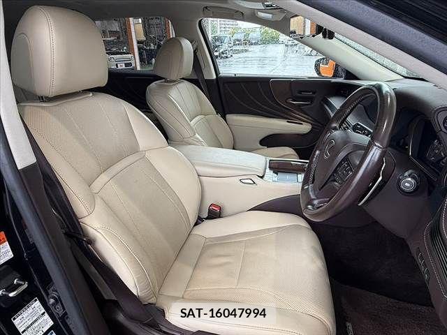 Lexus LS 2019-01 8849579-13