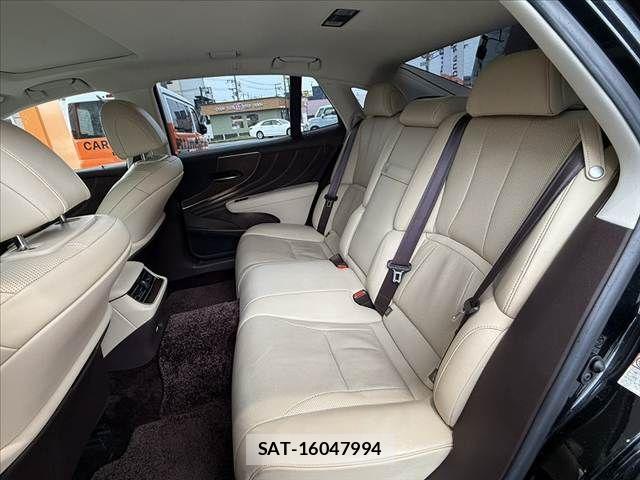 Lexus LS 2019-01 8849579-16