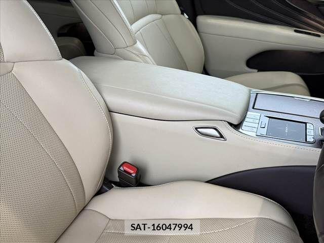 Lexus LS 2019-01 8849579-29