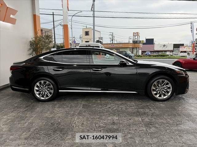 Lexus LS 2019-01 8849579-8