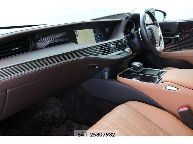 Lexus LS 2017-12 1826160-11