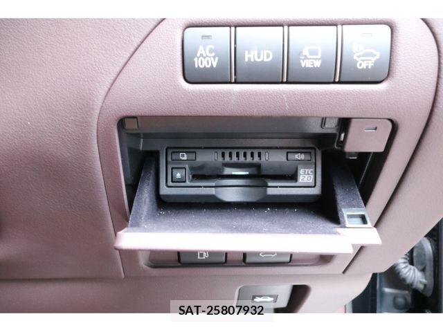 Lexus LS 2017-12 1826160-24