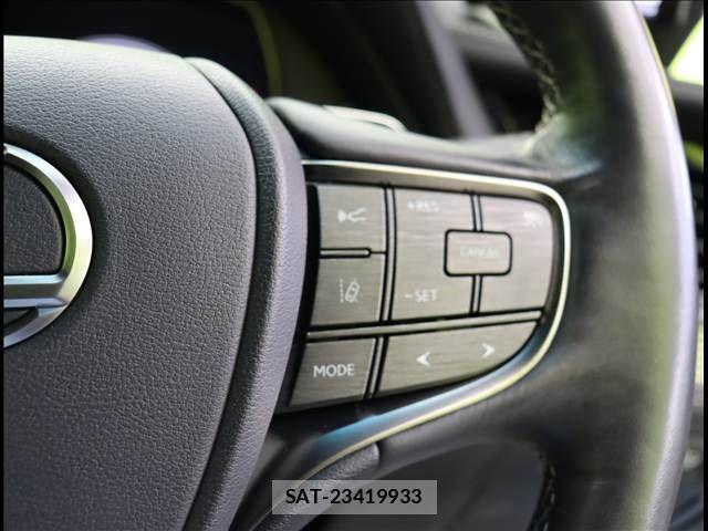 Lexus LS 2017-11 2486743-9