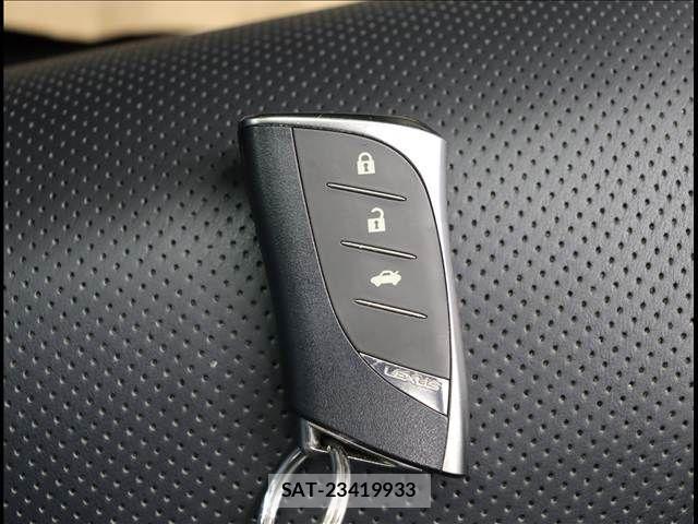 Lexus LS 2017-11 2486743-12
