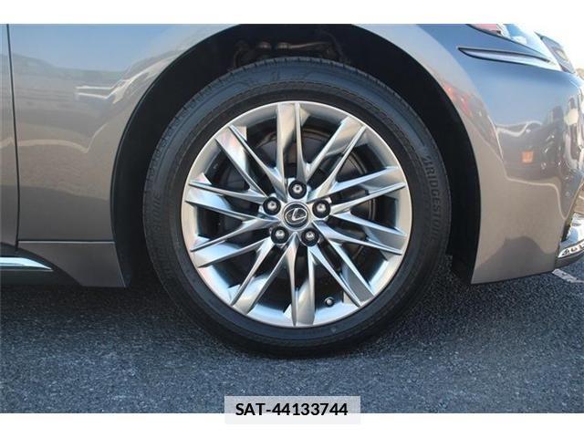 Lexus LS 2018-01 2962943-11