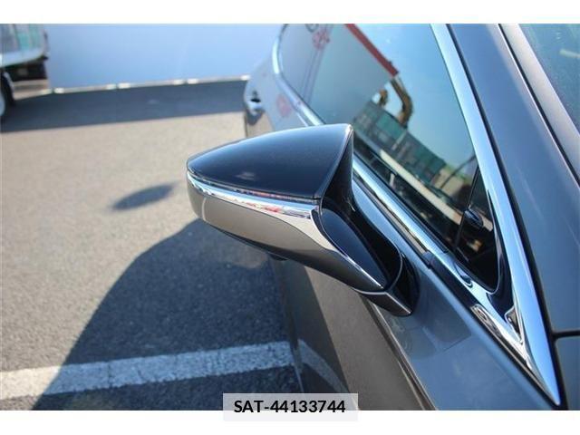 Lexus LS 2018-01 2962943-14