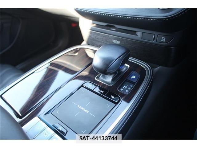 Lexus LS 2018-01 2962943-21