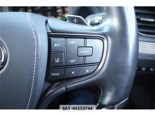 Lexus LS 2018-01 2962943-22