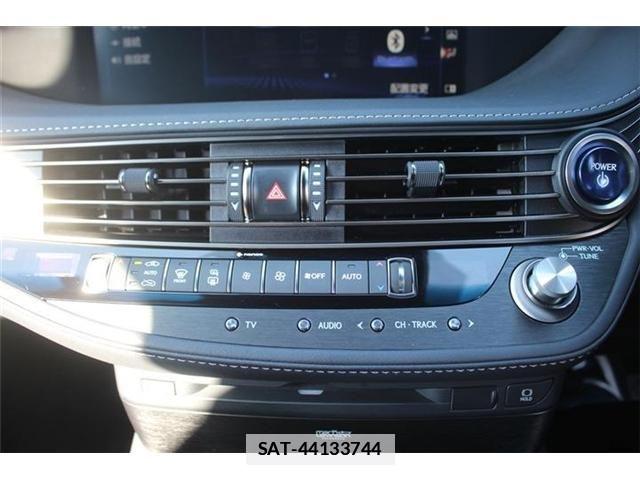 Lexus LS 2018-01 2962943-25