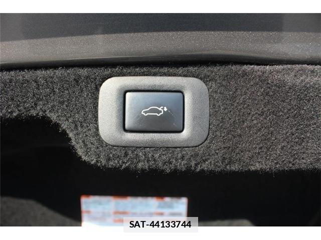 Lexus LS 2018-01 2962943-3