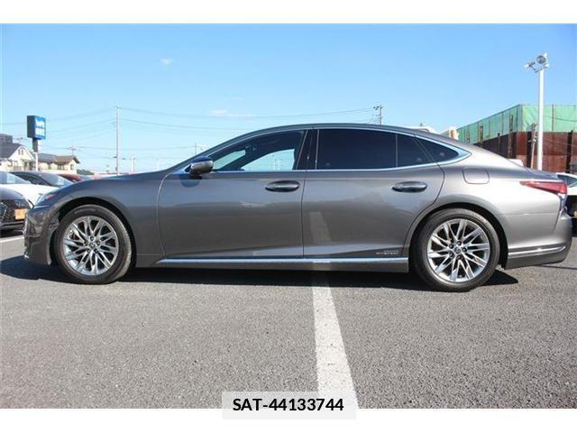 Lexus LS 2018-01 2962943-8