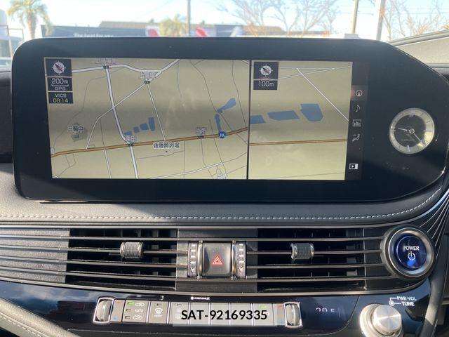 Lexus LS 2022-07 3377910-14