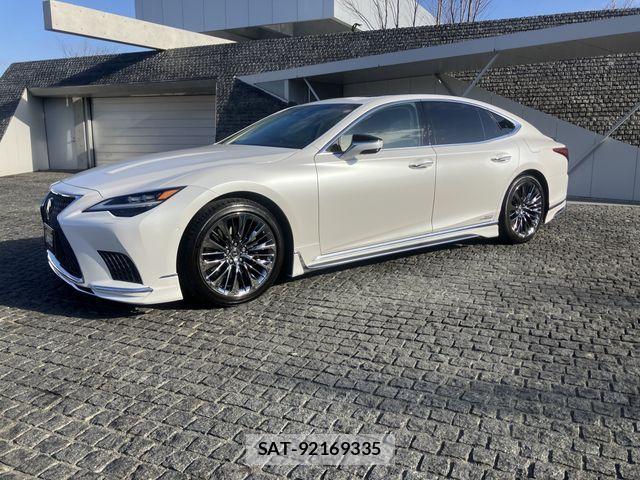 Lexus LS 2022-07 3377910-1