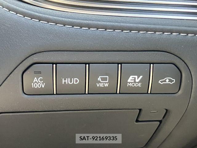 Lexus LS 2022-07 3377910-18