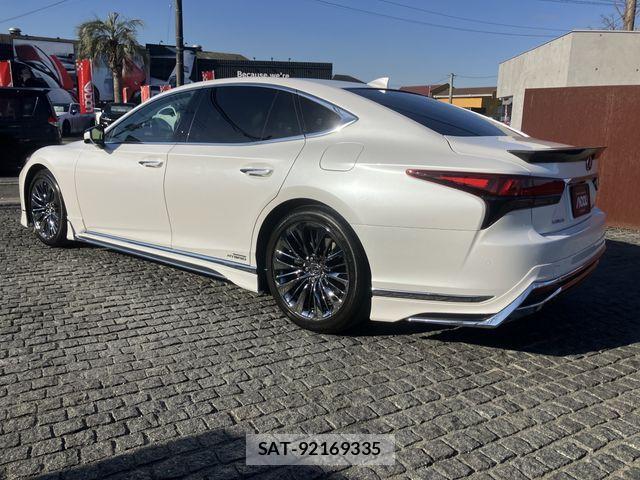 Lexus LS 2022-07 3377910-3
