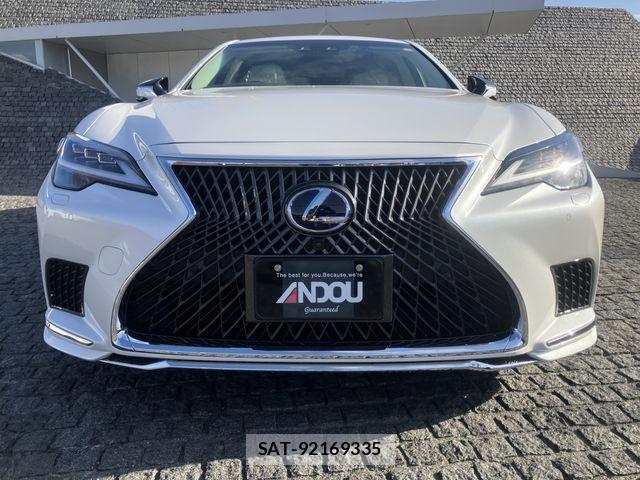 Lexus LS 2022-07 3377910-5