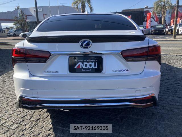 Lexus LS 2022-07 3377910-6