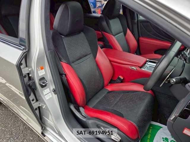 Lexus LS 2021-03 3674635-12