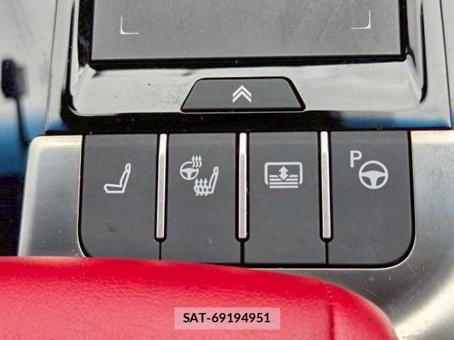 Lexus LS 2021-03 3674635-14