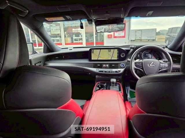 Lexus LS 2021-03 3674635-1