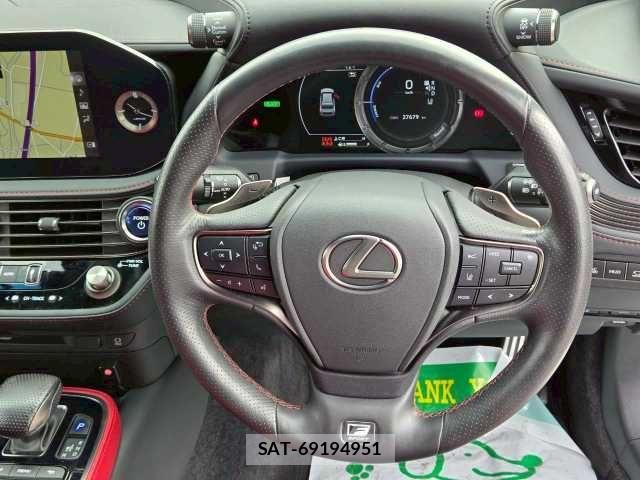 Lexus LS 2021-03 3674635-3