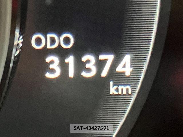 Lexus LS 2019-10 4421761-13