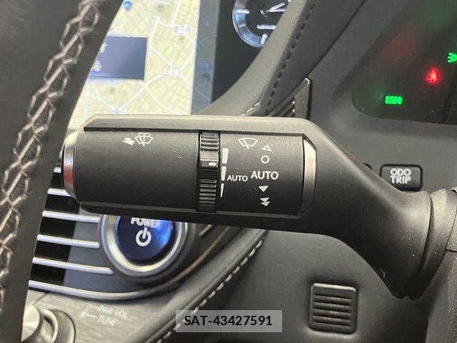 Lexus LS 2019-10 4421761-19