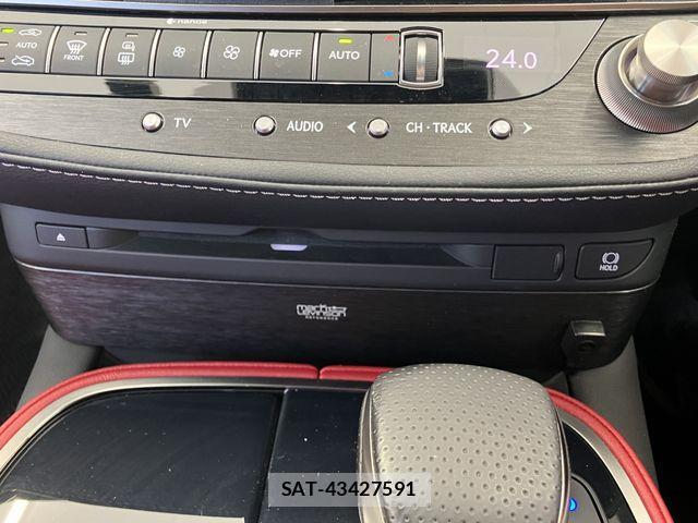 Lexus LS 2019-10 4421761-28