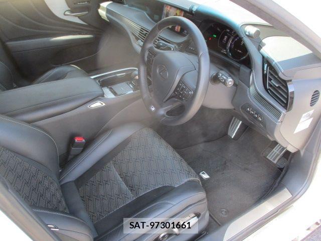 Lexus LS 2017-10 4595498-1